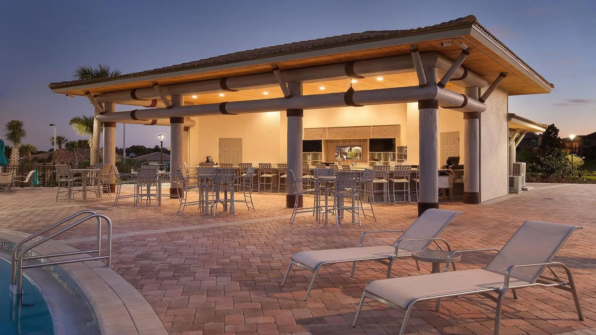 Orlando Luxury: Pool, Theater, Near Parks Villa Davenport Holiday home