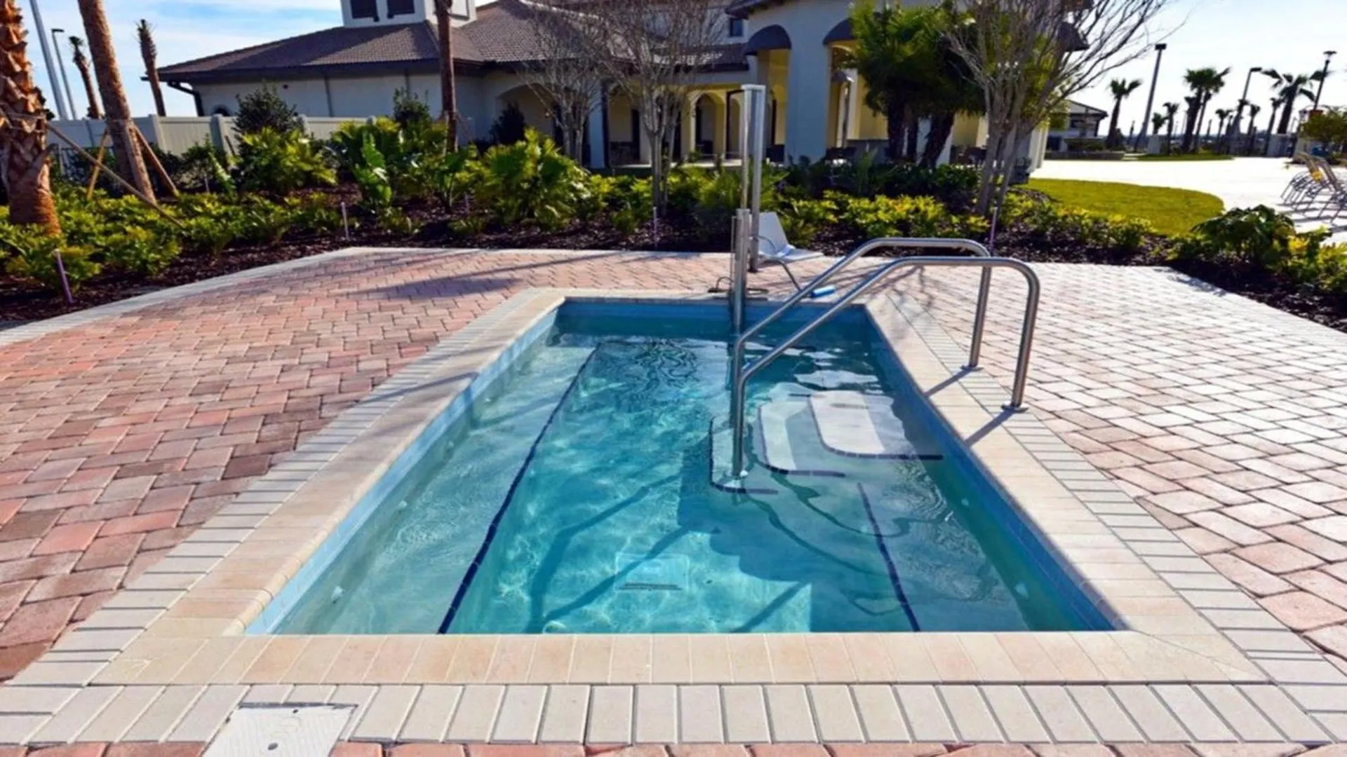 Orlando Luxury: Pool, Theater, Near Parks Villa Davenport