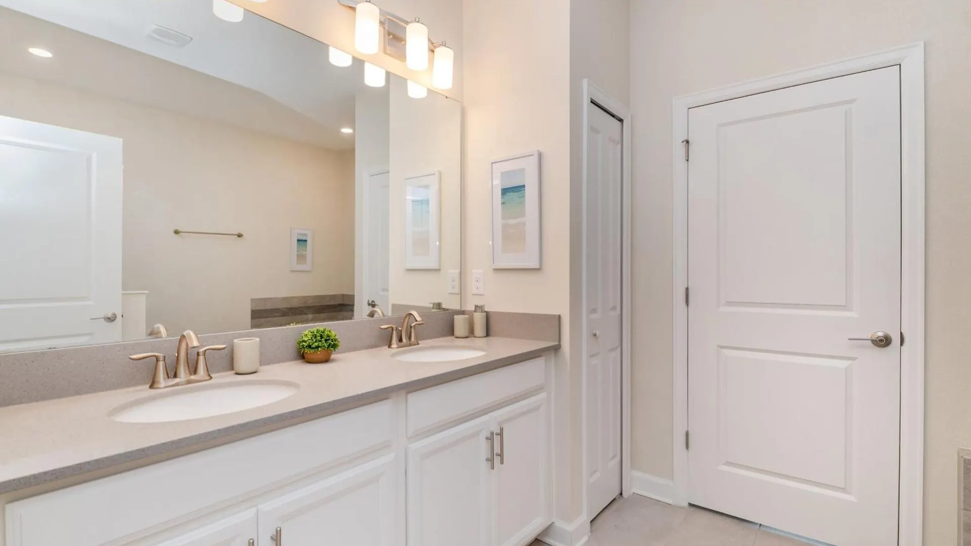 Orlando Luxury: Pool, Theater, Near Parks Villa Davenport Holiday home