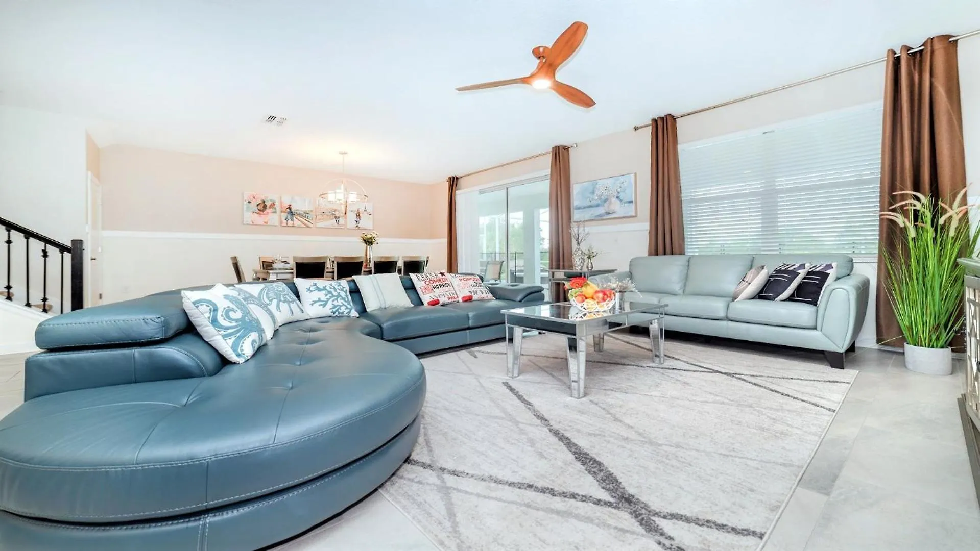 Orlando Luxury: Pool, Theater, Near Parks Villa Davenport